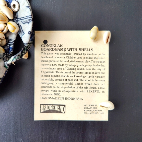 Handmade Hand Painted Indonesian Game Congklak with Shells - Picture 4 of 7